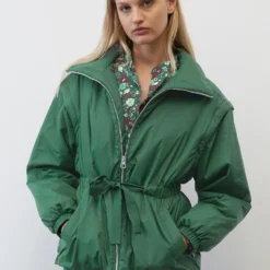 Marc O'Polo Padded Puffer Jacket With Detachable Sleeves With A Water-resistant Surface -Marc O'Polo Verkäufe 03e9061c230661731f5405cd6fcb1766 scaled