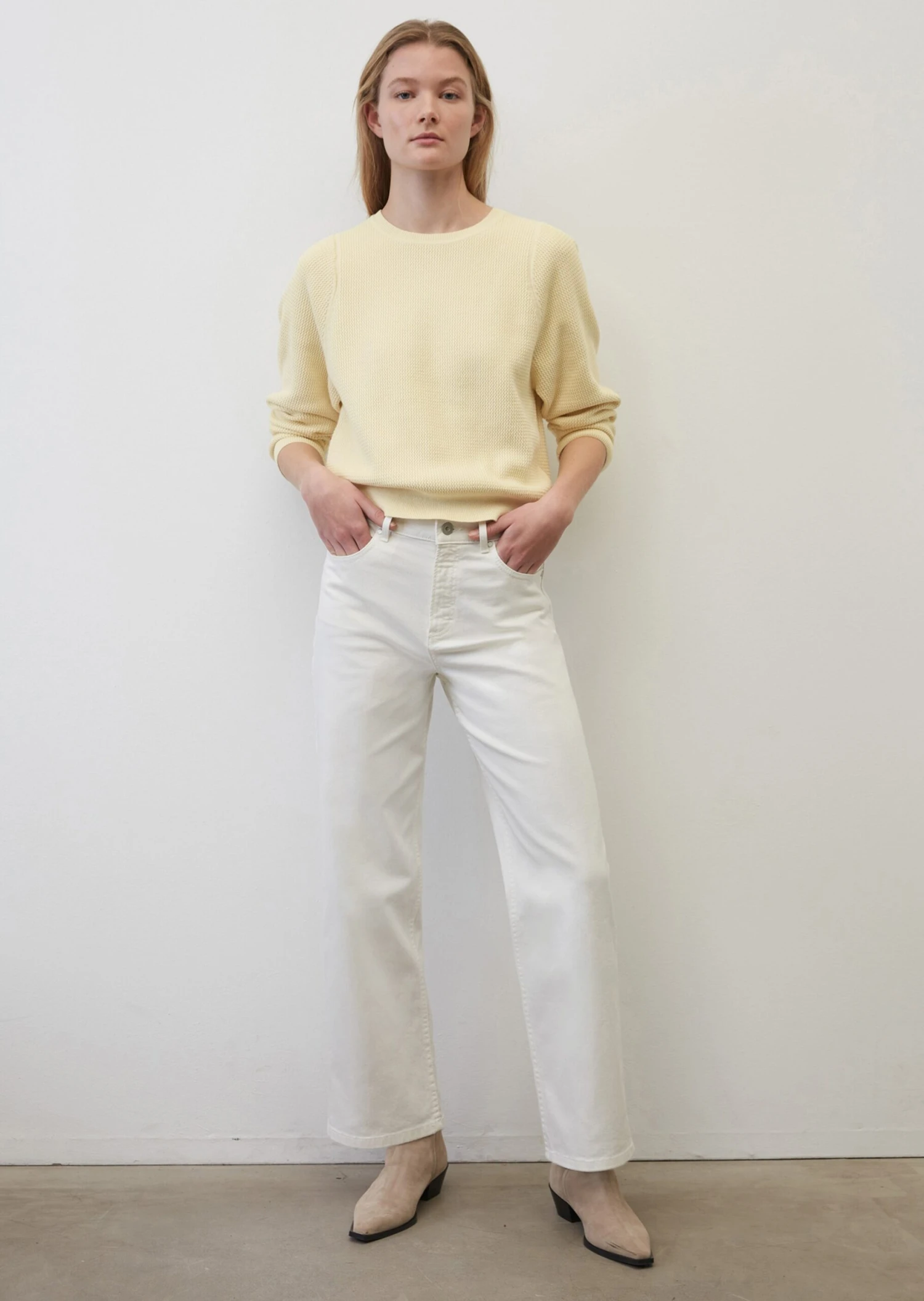 Marc O'Polo Round-neck Knitted Jumper In A Loose, Cropped Fit With A Fine Offset Pattern 6 Marc O'Polo Round-neck Knitted Jumper In A Loose, Cropped Fit With A Fine Offset Pattern – Bild 4