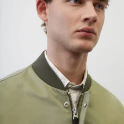 Marc O'Polo Bomber Jacket In A Regular Fit In Robust Canvas Fabric 15 Marc O'Polo Bomber Jacket In A Regular Fit In Robust Canvas Fabric -Marc O'Polo Verkäufe 145db12b5067f7f14ab1c3898d5abcff scaled