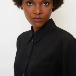 Marc O'Polo Flowing Short-sleeved Blouse Made From Viscose Twill 15 Marc O'Polo Flowing Short-sleeved Blouse Made From Viscose Twill -Marc O'Polo Verkäufe 266688afbad2cd94c2322137fe4252b9 scaled