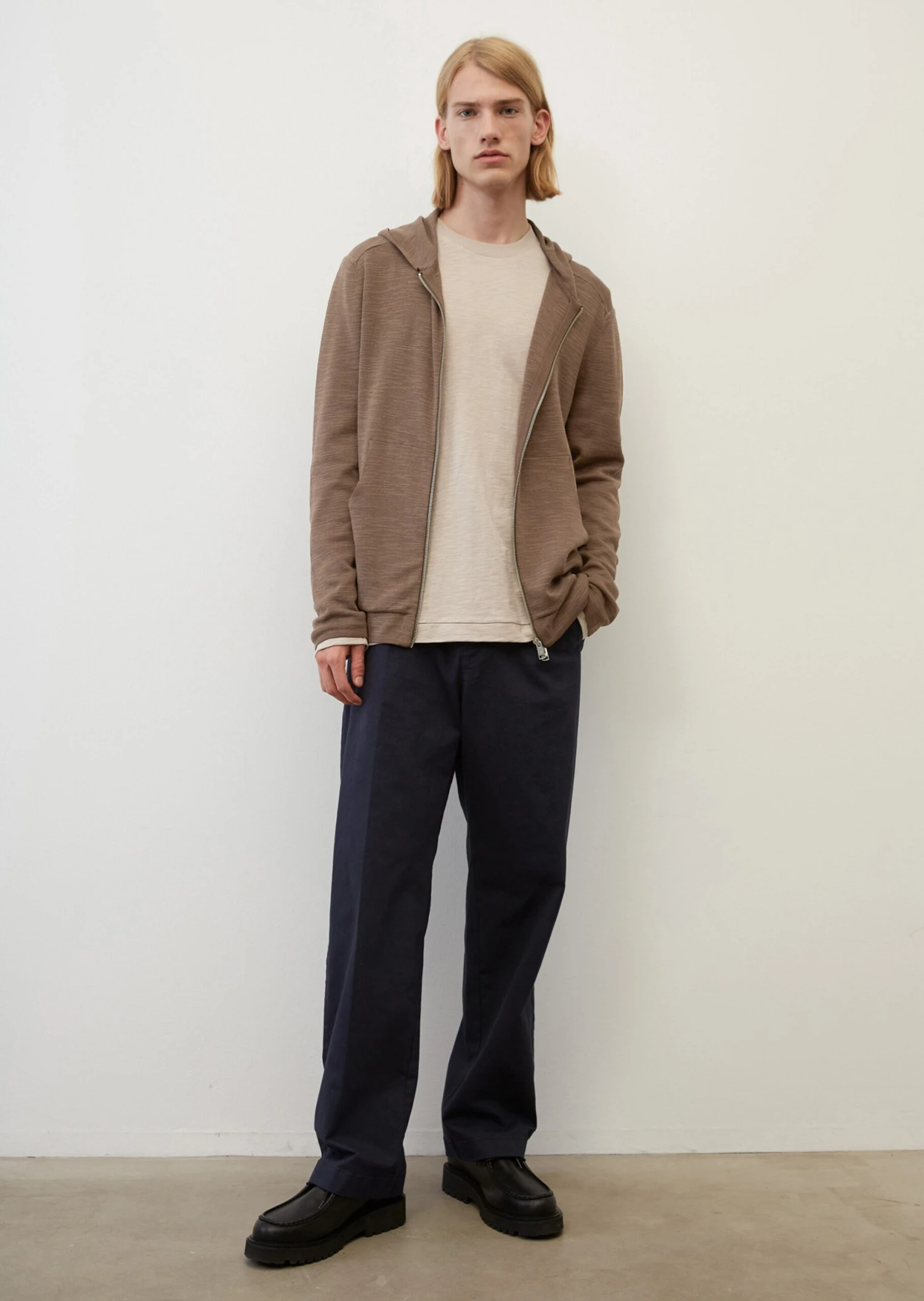 Marc O'Polo Sporty Hooded Cardigan In A Regular Fit Made Of A Cotton/new Wool Blend 6 Marc O'Polo Sporty Hooded Cardigan In A Regular Fit Made Of A Cotton/new Wool Blend – Bild 4