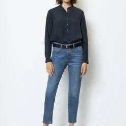 Marc O'Polo Flowing Blouse With Stand Up Collar From Tencel™-Lyocell -Marc O'Polo Verkäufe 3235f748c649721cbe37b53339a12b4b scaled