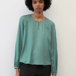 Marc O'Polo Round-neck Blouse With Voluminous Sleeves From LENZING™ ECOVERO™ -Marc O'Polo Verkäufe 37ace6feb3714cb4e285b547a83e8cca scaled