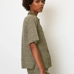 Marc O'Polo Flowing Printed Short-sleeved Blouse Made From Viscose Twill -Marc O'Polo Verkäufe 3d3916fd7380636b98c4d3ff98f76775 scaled