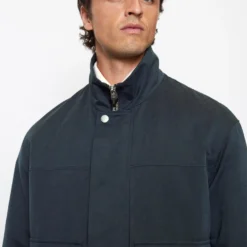 Marc O'Polo Lightly Padded Utility Jacket Regular With A Stand-up Collar -Marc O'Polo Verkäufe 41679f00e340d5ef7b65764e3f25a9d9 scaled