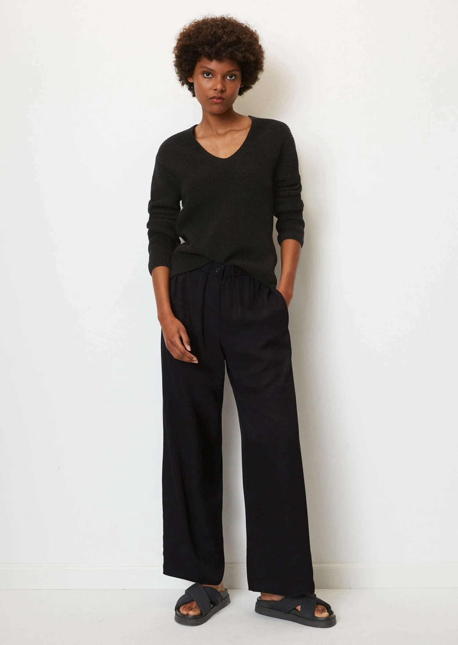 Marc O'Polo V-neck Knitted Jumper From Heavy Weight Cotton 6 Marc O'Polo V-neck Knitted Jumper From Heavy Weight Cotton – Bild 4