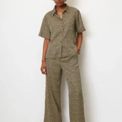 Marc O'Polo Flowing Printed Short-sleeved Blouse Made From Viscose Twill -Marc O'Polo Verkäufe 76792a97e9c5d7b19453c81fb7e9375c scaled