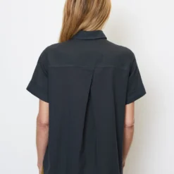 Marc O'Polo Short Sleeve Linen Blouse In An Exciting Mix Of Materials 13 Marc O'Polo Short Sleeve Linen Blouse In An Exciting Mix Of Materials -Marc O'Polo Verkäufe 7bbd5674194edb3995d1763fdb5aecf3 scaled