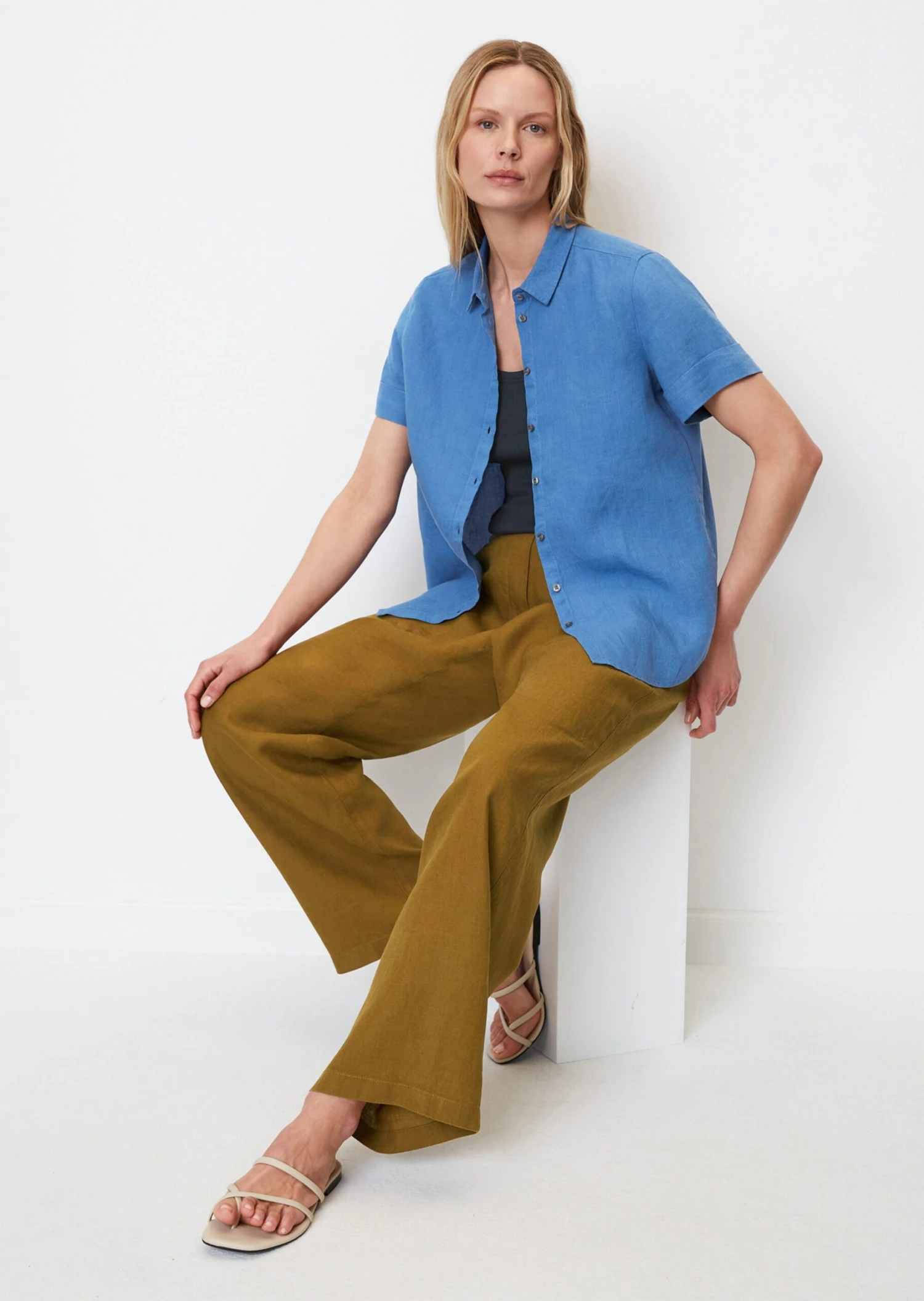 Marc O'Polo Short Sleeve Blouse In A Mix Of Materials 4 Marc O'Polo Short Sleeve Blouse In A Mix Of Materials – Bild 2
