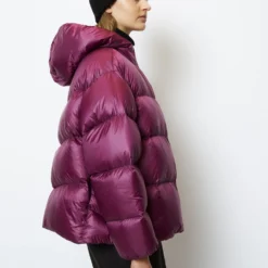 Marc O'Polo Down Jacket Relaxed Made From Recycled Shiny Nylon -Marc O'Polo Verkäufe 9c565f406f750999ec6dc1bc77cee5f8 scaled