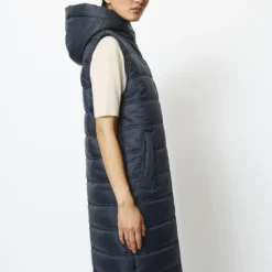 Marc O'Polo Lightweight Hooded Quilted Body Warmer With Recycled Materials -Marc O'Polo Verkäufe a0c0bd4f7bc1c5f428bb104899f2aece scaled