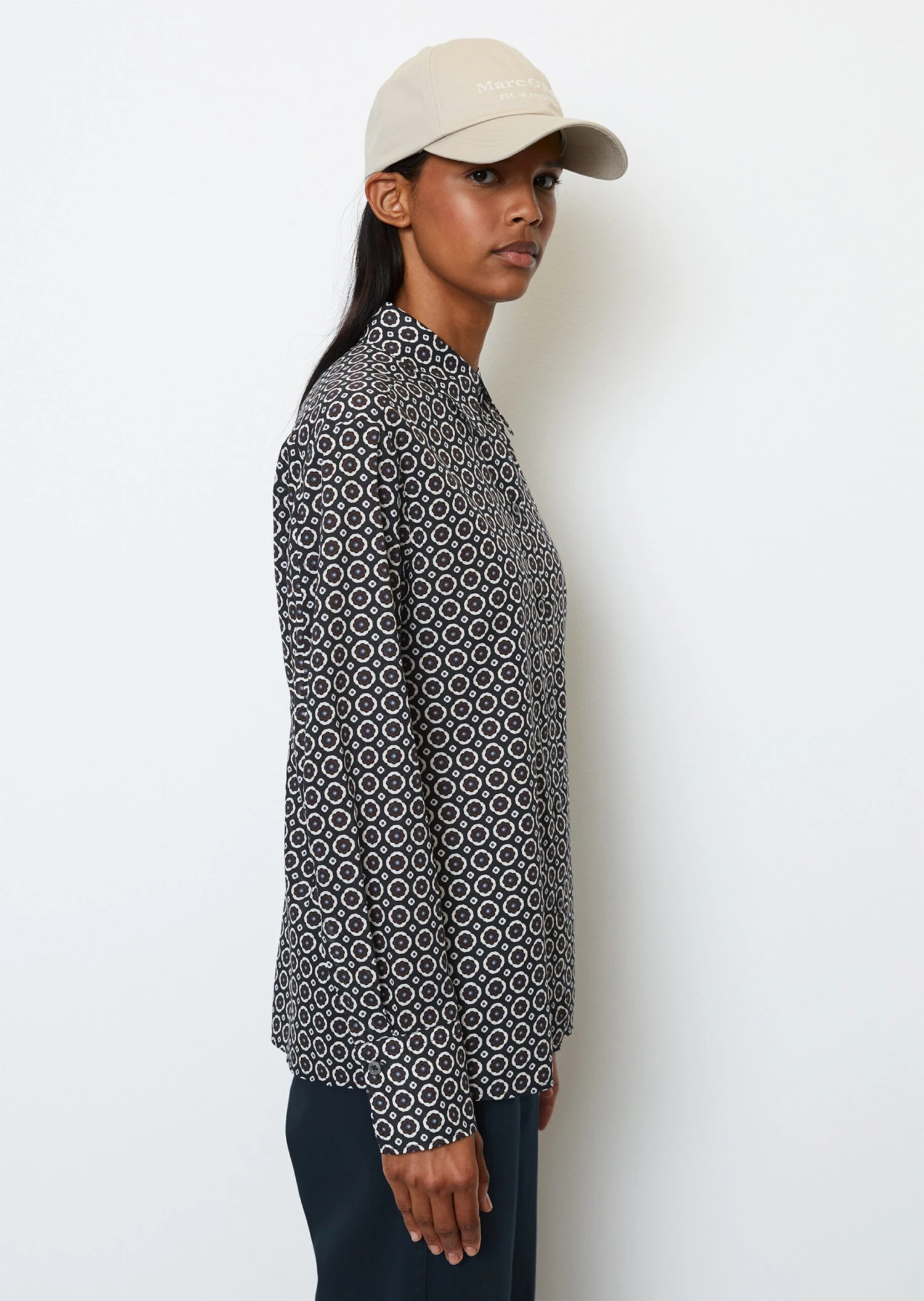 Marc O'Polo Long-sleeved Blouse With All-over Print Regular In Voile Fabric With A Silky Touch 8 Marc O'Polo Long-sleeved Blouse With All-over Print Regular In Voile Fabric With A Silky Touch – Bild 6