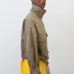 Marc O'Polo Super Cropped Jacket In A Trench Coat Style, Relaxed Fit Made Of Herringbone Cotton Fabric -Marc O'Polo Verkäufe a6f8c98b0057e4a5f6a95c6c3b365e81 scaled