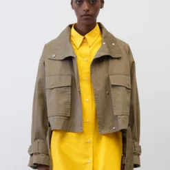 Marc O'Polo Super Cropped Jacket In A Trench Coat Style, Relaxed Fit Made Of Herringbone Cotton Fabric -Marc O'Polo Verkäufe a81d3004e4c281722d2f3085c5fa20d0 scaled