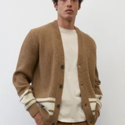 Marc O'Polo V-neck Cardigan, Relaxed Fit Made Of An Organic Cotton And New Wool Blend 14 Marc O'Polo V-neck Cardigan, Relaxed Fit Made Of An Organic Cotton And New Wool Blend -Marc O'Polo Verkäufe aa900baf70cbc97db791be95c23771fd scaled