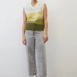 Marc O'Polo Landscape V-neck Sleeveless Jumper In A Soft Blend Of New Wool And Alpaca Wool -Marc O'Polo Verkäufe aeef7d52c1254de7f7fdb6c0783bc46b scaled