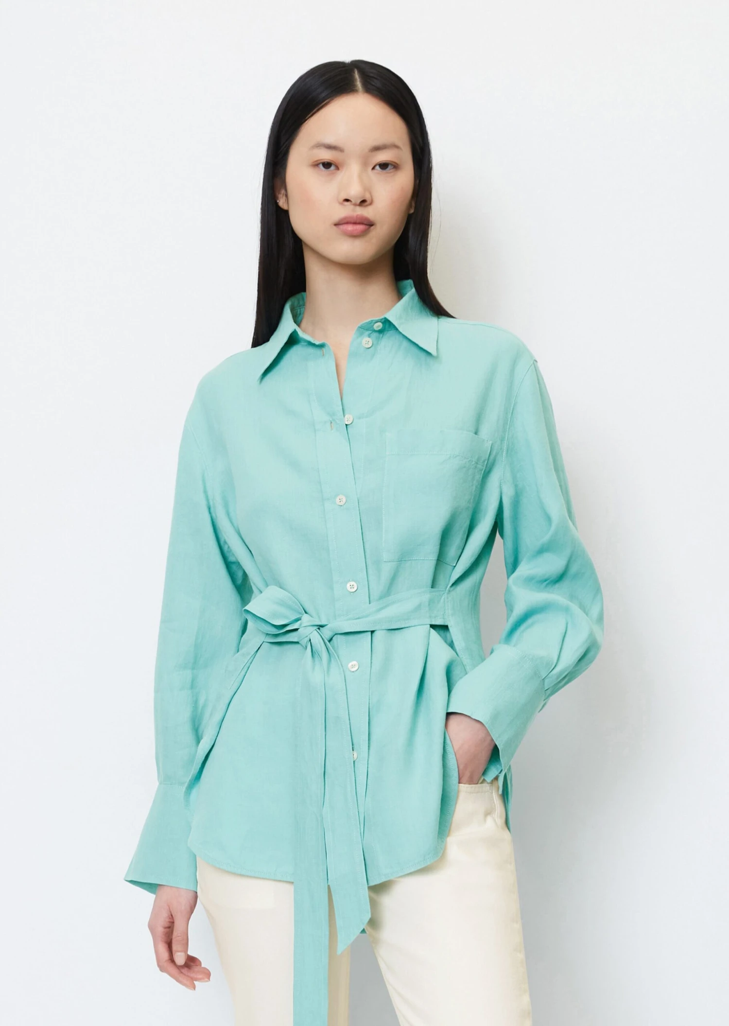 Marc O'Polo Oversized Linen Blouse With A Fixed Waist Belt 6 Marc O'Polo Oversized Linen Blouse With A Fixed Waist Belt – Bild 4