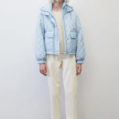 Marc O'Polo Quilted Bomber Jacket With A Fixed Hood In A Relaxed Fit Made Of Recycled Nylon Performance Fabric -Marc O'Polo Verkäufe d2805b25f63f0310076cb76337a2202c scaled