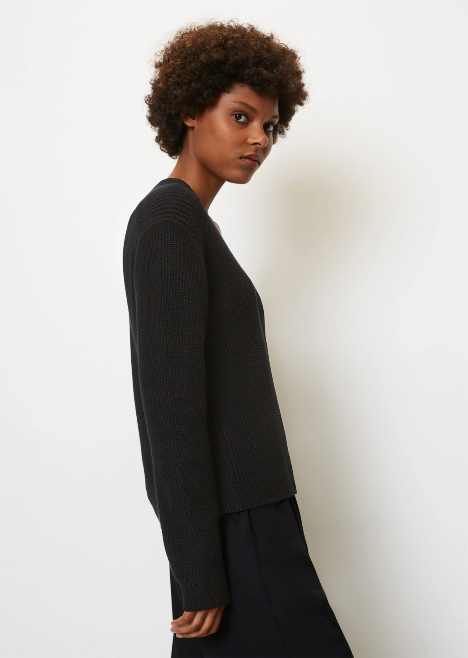 Marc O'Polo V-neck Knitted Jumper From Heavy Weight Cotton 8 Marc O'Polo V-neck Knitted Jumper From Heavy Weight Cotton – Bild 6