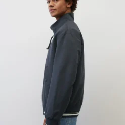 Marc O'Polo Bomber Jacket In A Regular Fit With A Stand-up Collar -Marc O'Polo Verkäufe dabb3a02d9c816eb5351ab0e2b1957d7 scaled