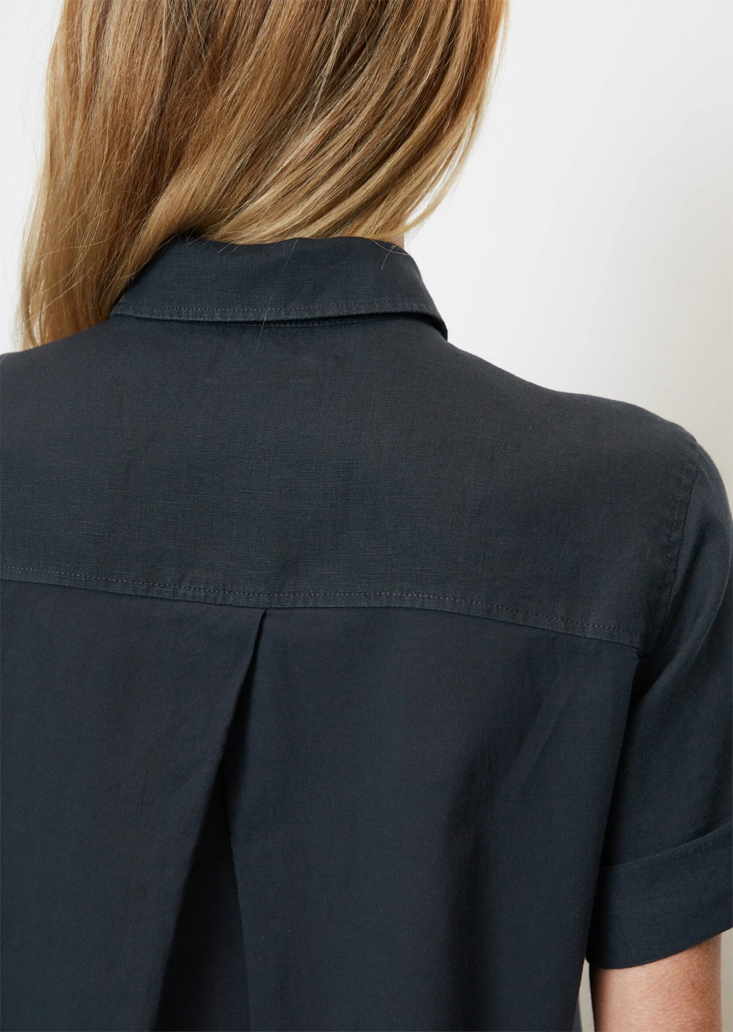 Marc O'Polo Short Sleeve Linen Blouse In An Exciting Mix Of Materials 7 Marc O'Polo Short Sleeve Linen Blouse In An Exciting Mix Of Materials – Bild 5