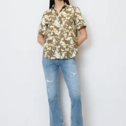 Marc O'Polo Short-sleeved Blouse With All-over Print In Paper Touch Poplin -Marc O'Polo Verkäufe f510ca7fc88393a89094b8f1f51cc3a2 scaled